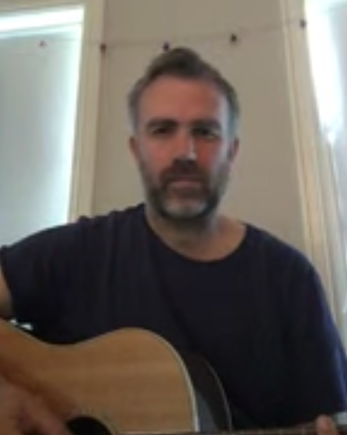 Trond LA med gitar